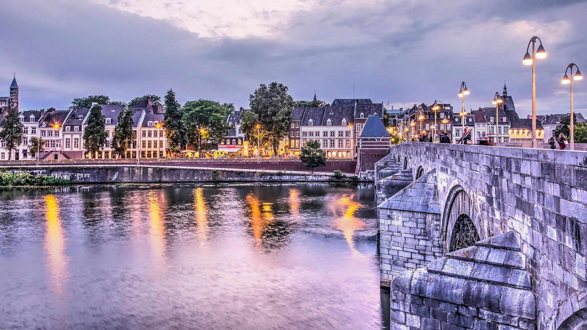 Maastricht ist ein beliebtes Reiseziel und zeichnet sich durch viele schöne Sehenswürdigkeiten aus.