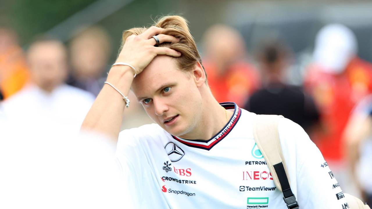 23.06.2024, xrarjax, Motorsport FIA Formel 1, Großer Preis von Spanien emspor, v.l. Paddock Mick Schumacher Reservefahrer Mercedes AMG Petronas Barcelona *** 23 06 2024, xrarjax, Motorsport FIA Formula 1, Spanish Grand Prix emspor, v l Paddock Mick Schumacher reserve driver Mercedes AMG Petronas Barcelona