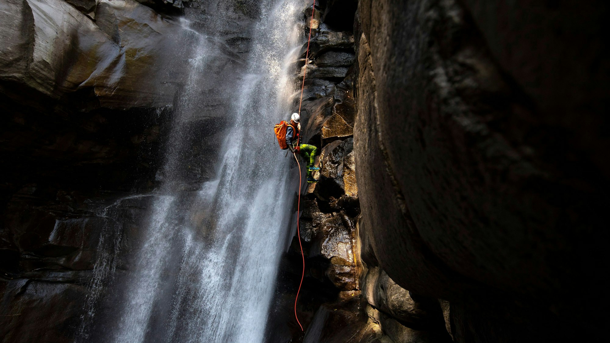 ARCHIV - 26.08.2018, Schweiz, Iragna: Nach einer Tour in einer Schlucht in Österreich wird ein Teilnehmer aus Deutschland vermisst. (zu dpa: «Deutscher nach Canyoning in Österreich vermisst») Foto: Pablo Gianinazzi/TI-PRESS/dpa +++ dpa-Bildfunk +++