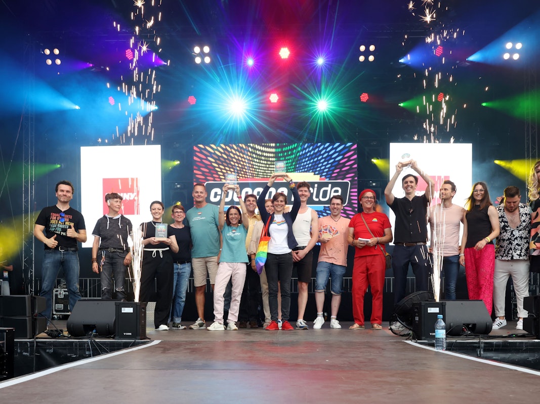 „QueerNight“ powered by Express und Radio Köln: Auf der Bühne Heumarkt des Straßenfests des ColognePride wurden von 19.50 Uhr bis 20.00 Uhr die Express „Queer Awards“ verliehen.