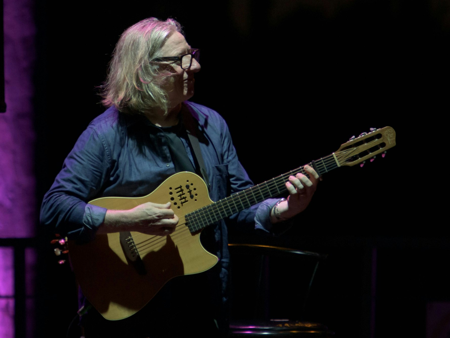 Gitarrist Brian Hughes beim Konzert von Loreena McKennitt.