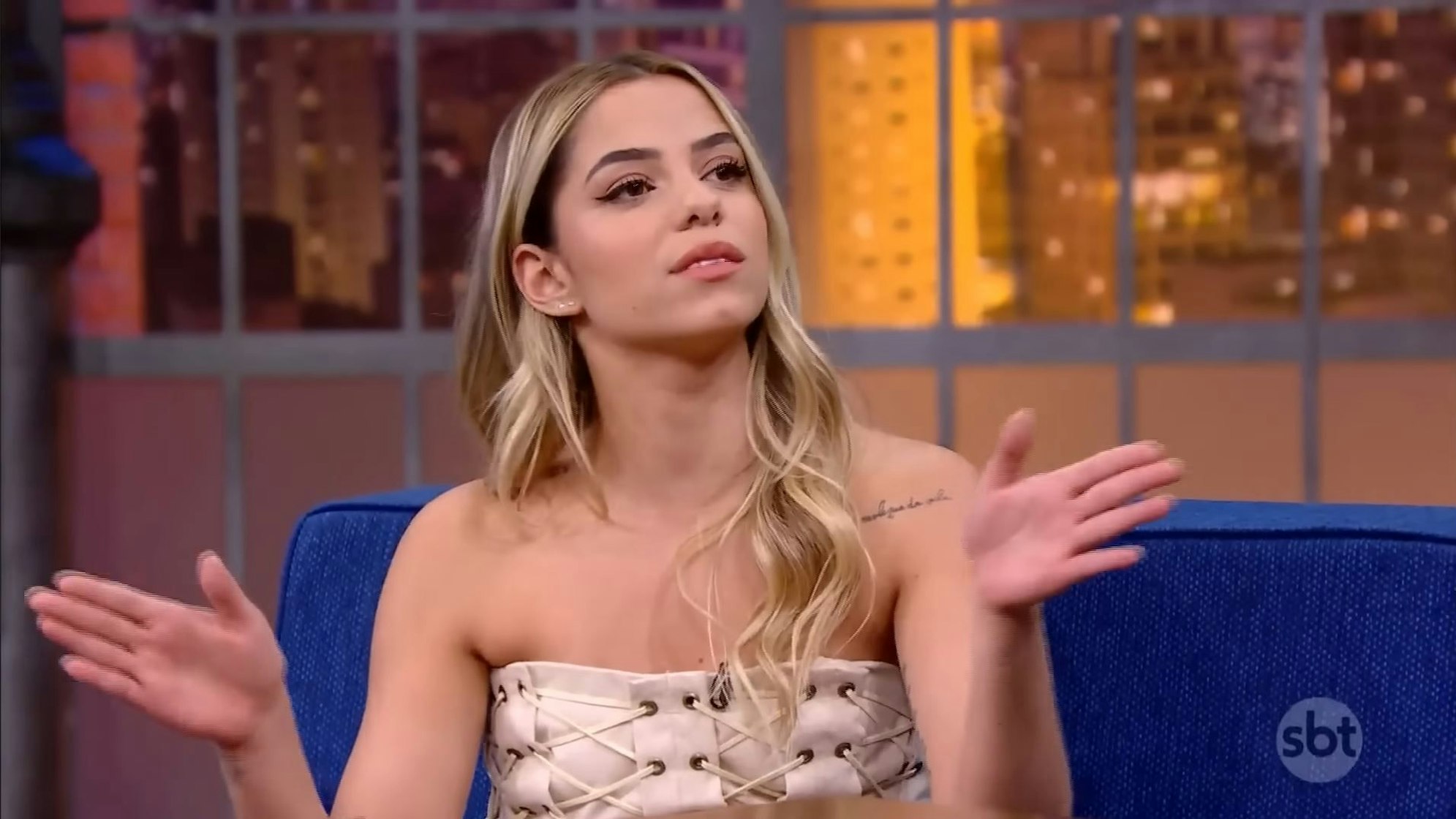 Key Alves bei einem TV-Auftritt in der Show „The Noite“ beim brasilianischen TV-Sender SBT.