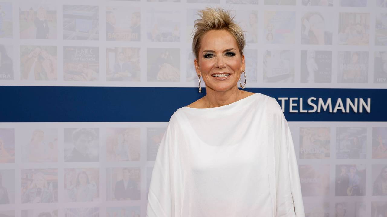 Inka Bause posiert für die Kamera.