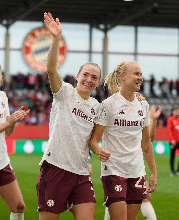 Magdalena Eriksson und Pernille Harder vom FC Bayern München.