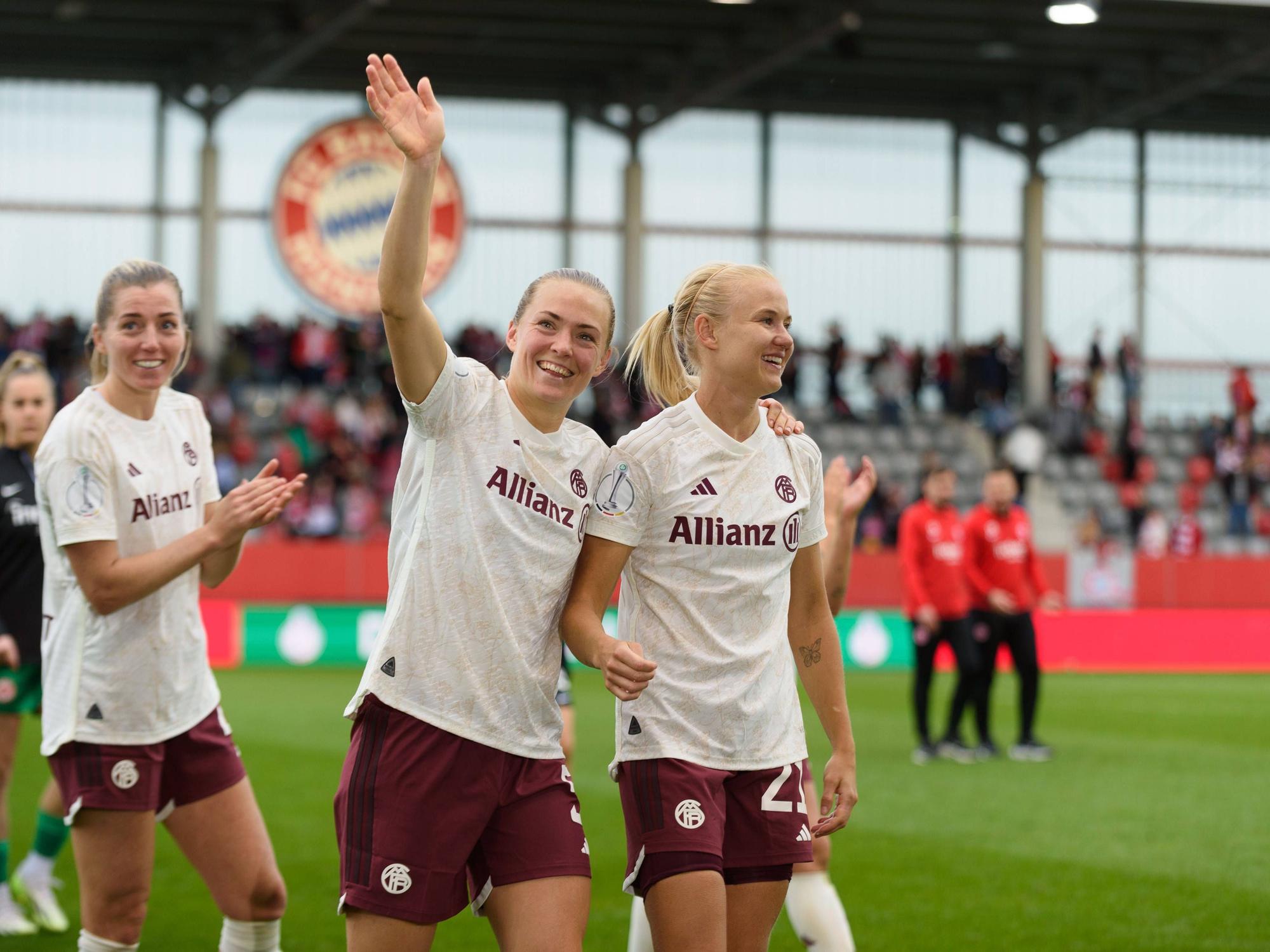 Magdalena Eriksson und Pernille Harder vom FC Bayern München.