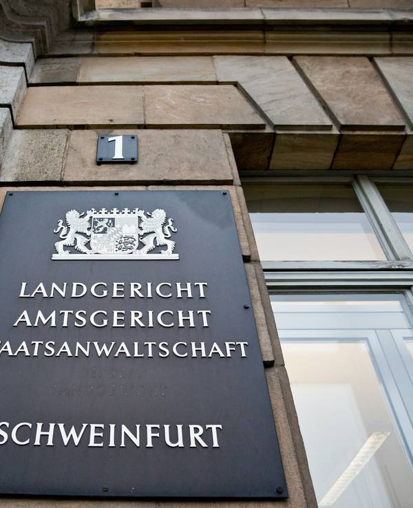 Eingang vom Landgericht in Schweinfurt