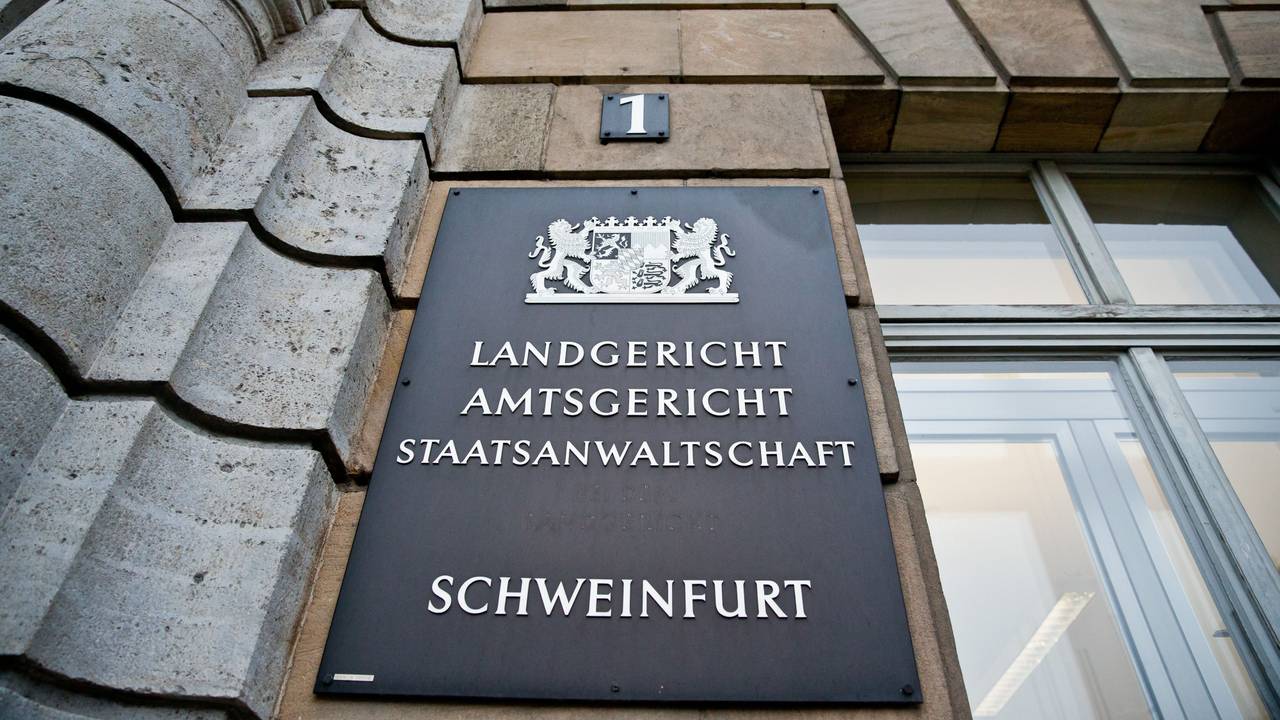 Eingang vom Landgericht in Schweinfurt