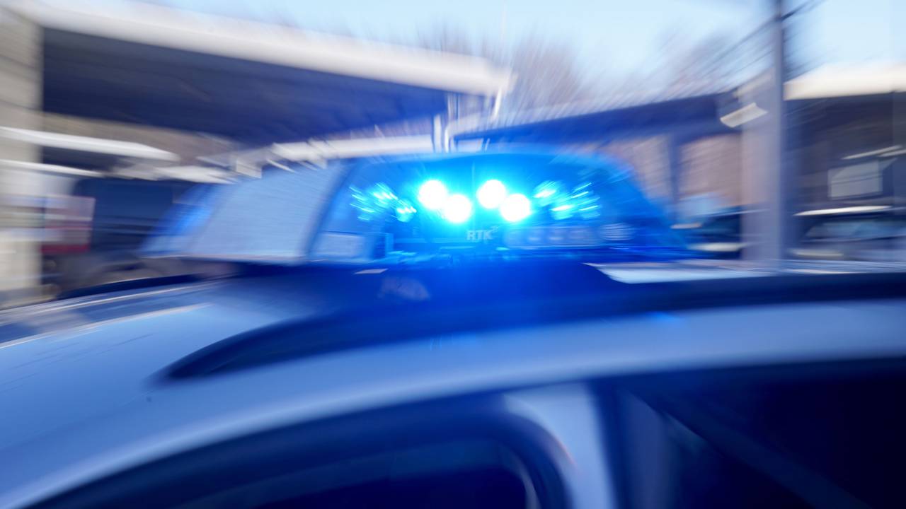 Eine Kita in Köln wird aktuell von einem Sicherheitsdienst bewacht.