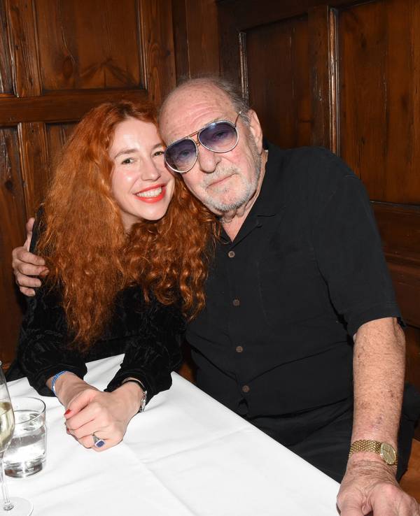 Ralph Siegel mit seiner Frau Laura im Juni 2023 im Hackerhaus in München