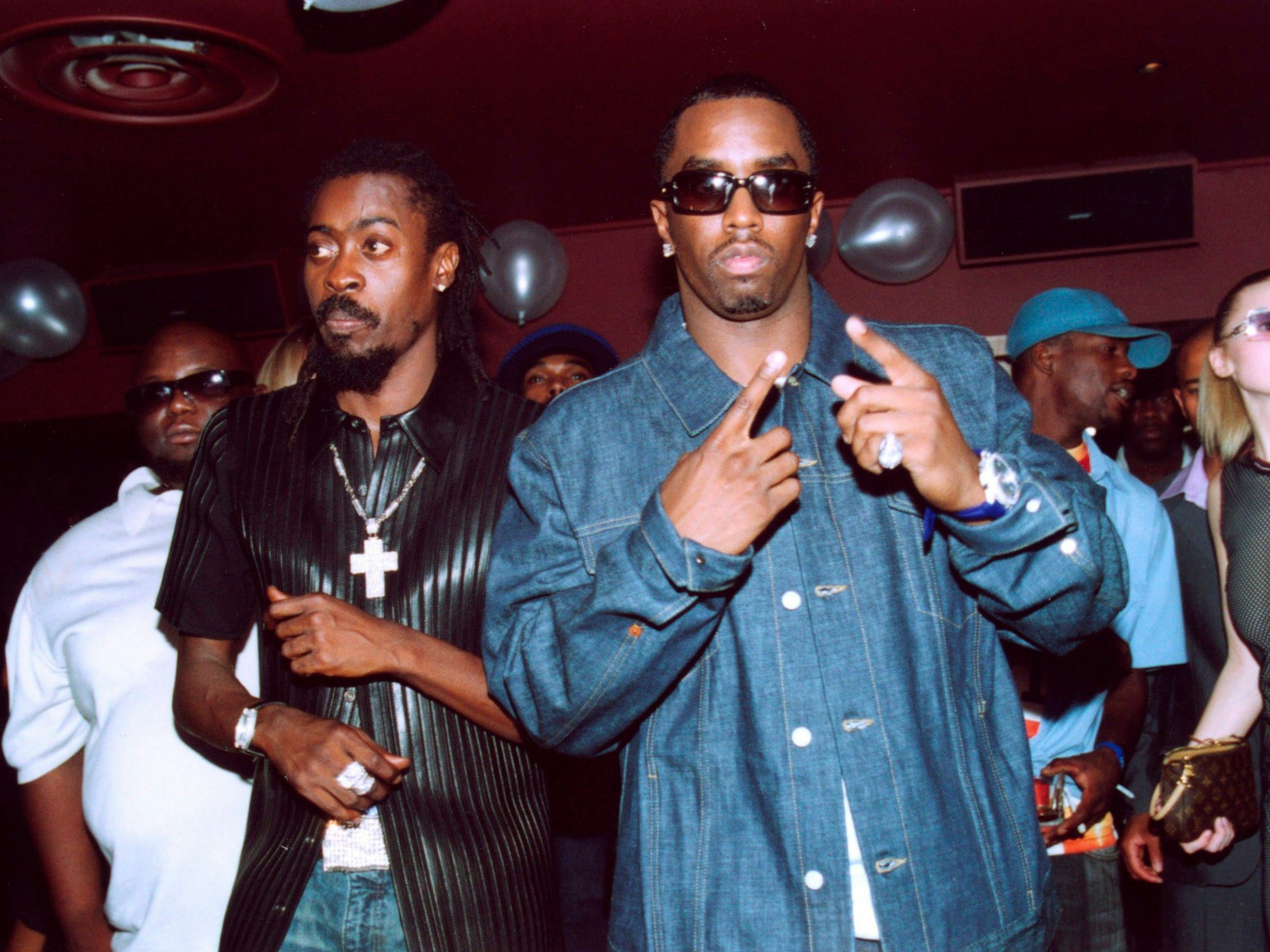 Beenie Man und P. Diddy gemeinsam in einer Disco.