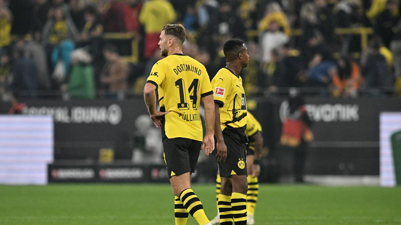 Niclas Füllkrug und Youssoufa Moukoko bei einem Bundesligaspiel von Borussia Dortmund.