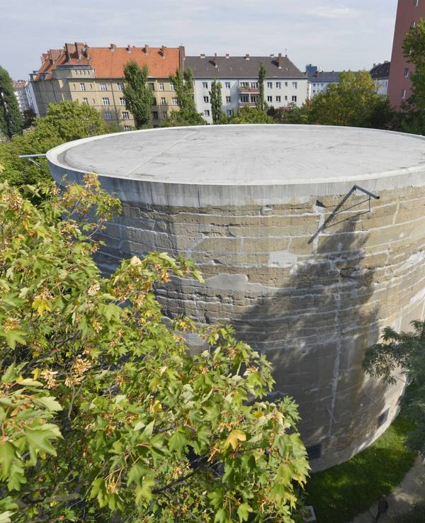 Schwerbelastungskoerper, General-Pape-Strasse, Tempelhof, Berlin, Deutschland.