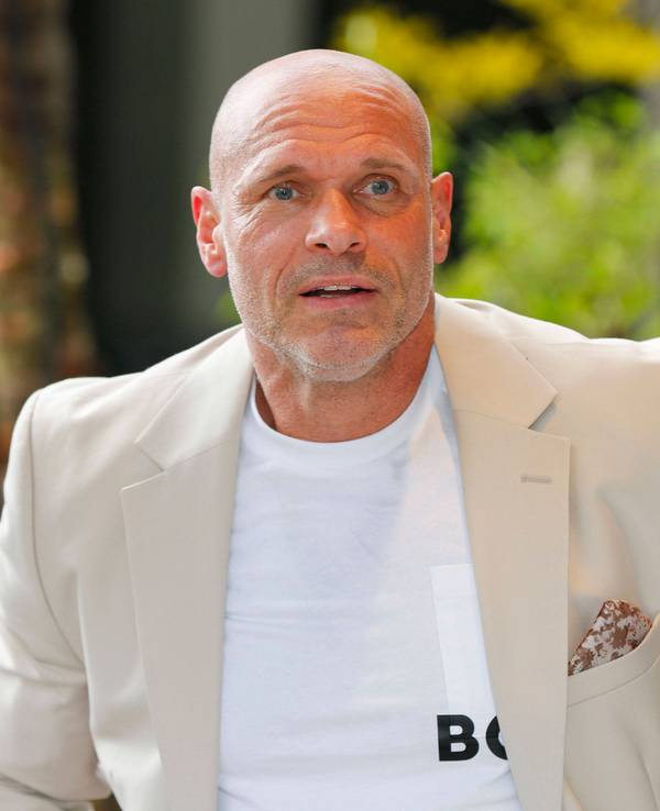Das Foto zeigt Thorsten Legat bei der „Vodafone Night of Entertainment“ vor der Düsseldorfer Bar Paradise Now.