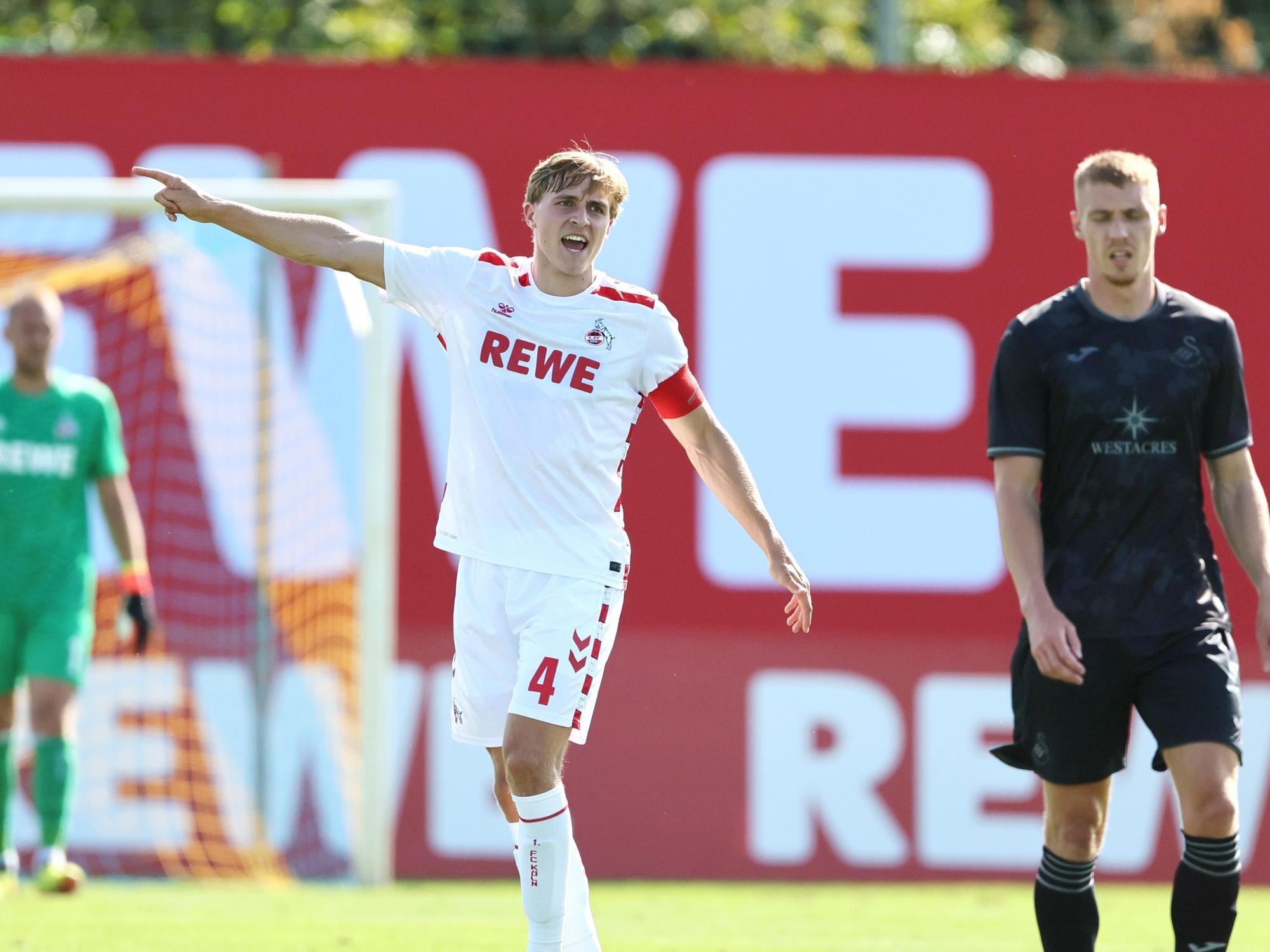 Timo Hübers im Testspiel gegen Swansea.