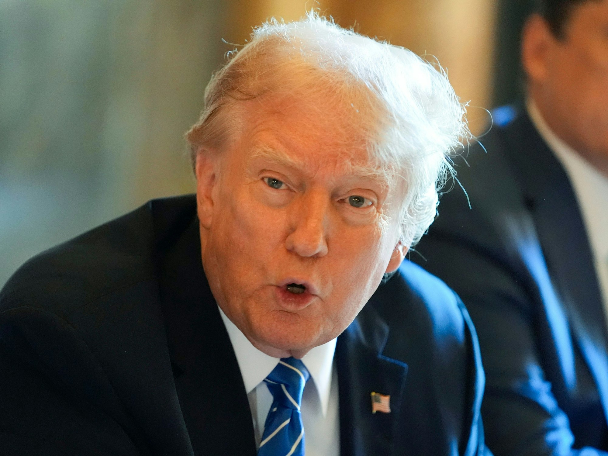 Der republikanische Präsidentschaftskandidat Donald Trump während seines Treffens mit Israels Regierungschef Benjamin Netanjahu am 26. Juli 2024 in Mar-a-Lago, Florida.