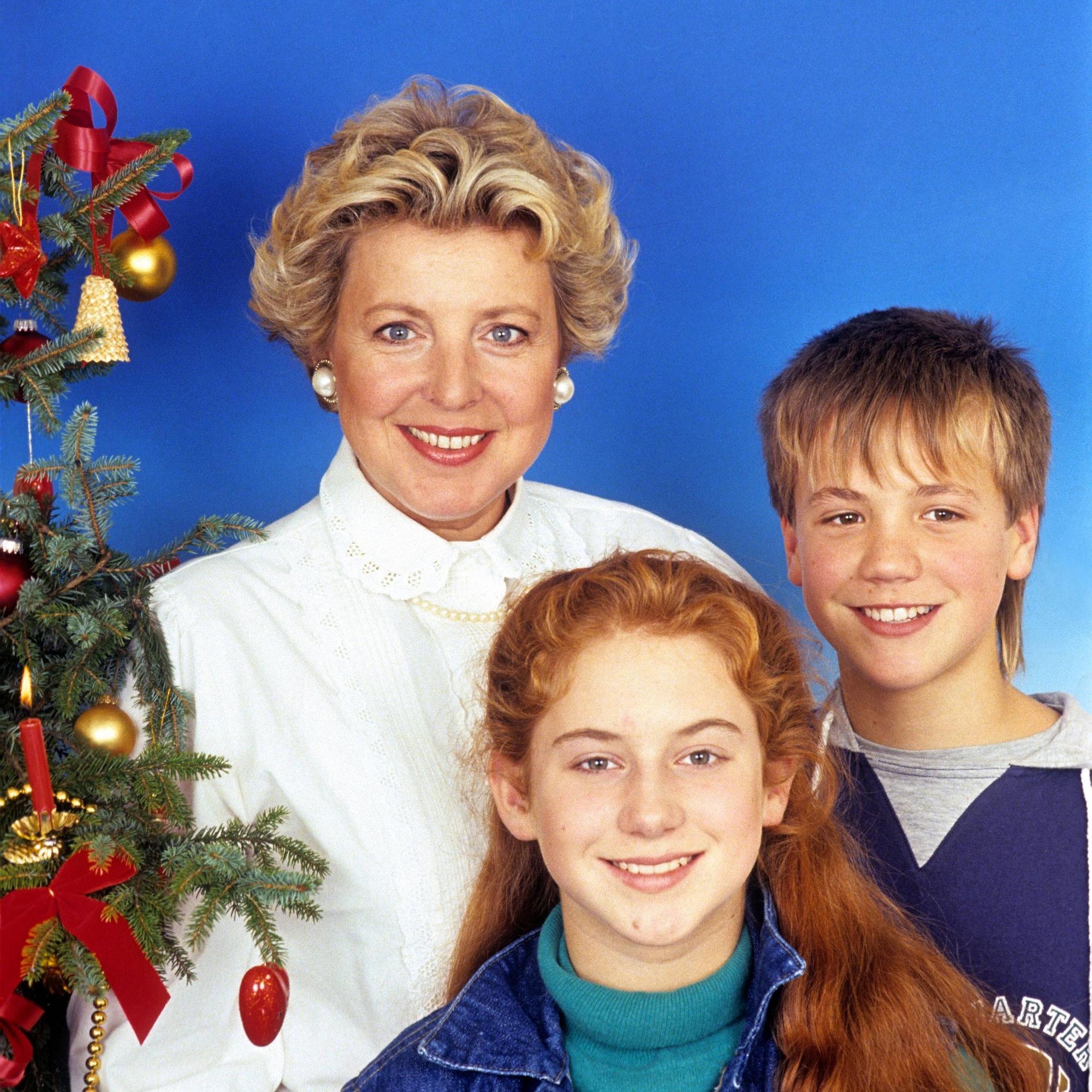 Marie-Luise Marjan mit Moritz A. Sachs und Rebecca Siemoneit-Barum 1990 in der Lindenstraße