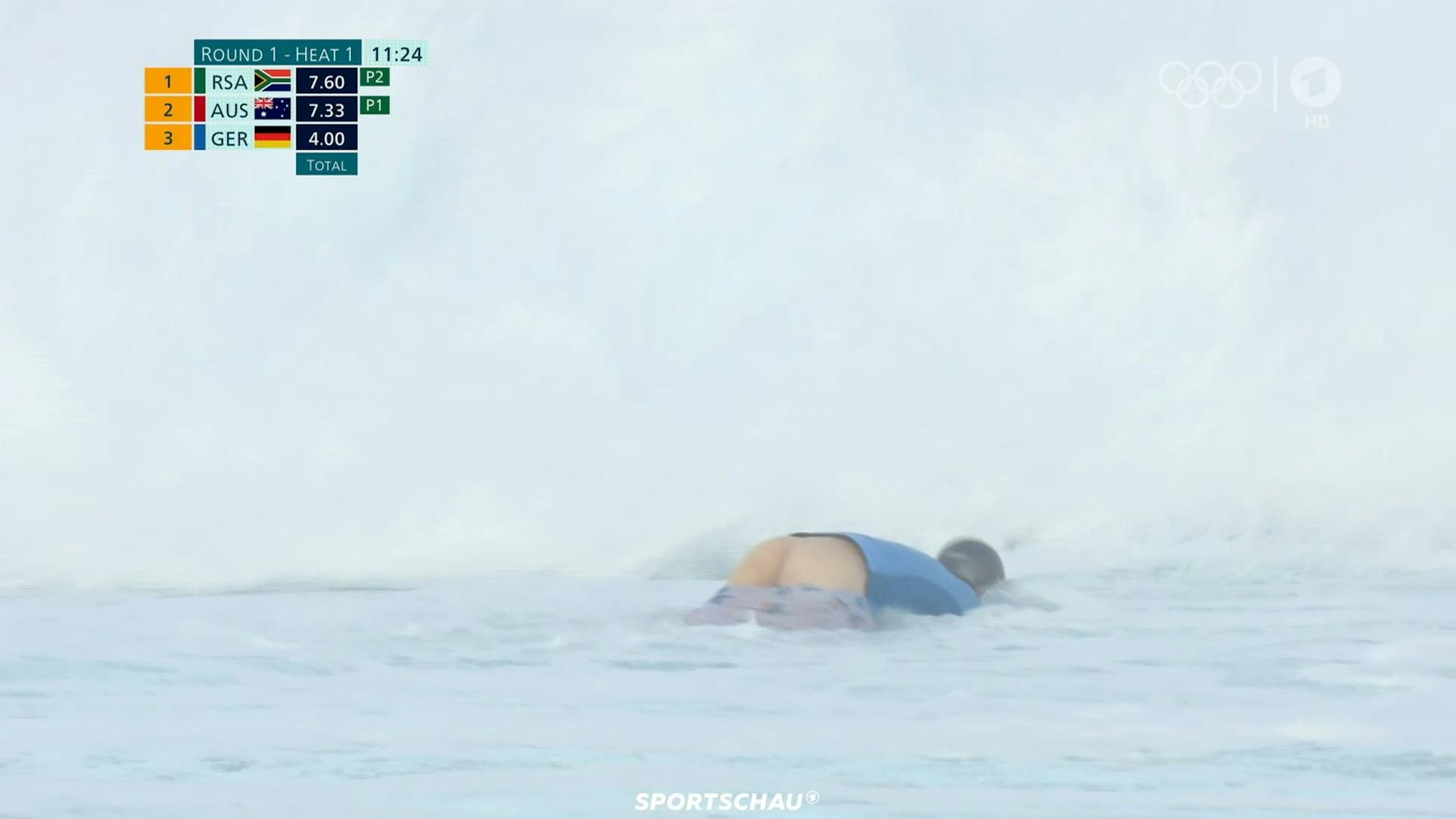 Surfer Tim Elter zeigt beim Olympia-Wettbewerb versehentlich seinen nackten Po.