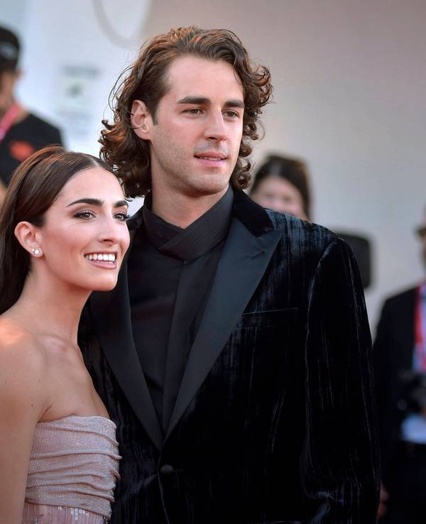 Hochsprung-Olympiasieger Gianmarco Tamberi und seine Ehefrau Chiara Bontempi beim Filmfestival in Venedig.