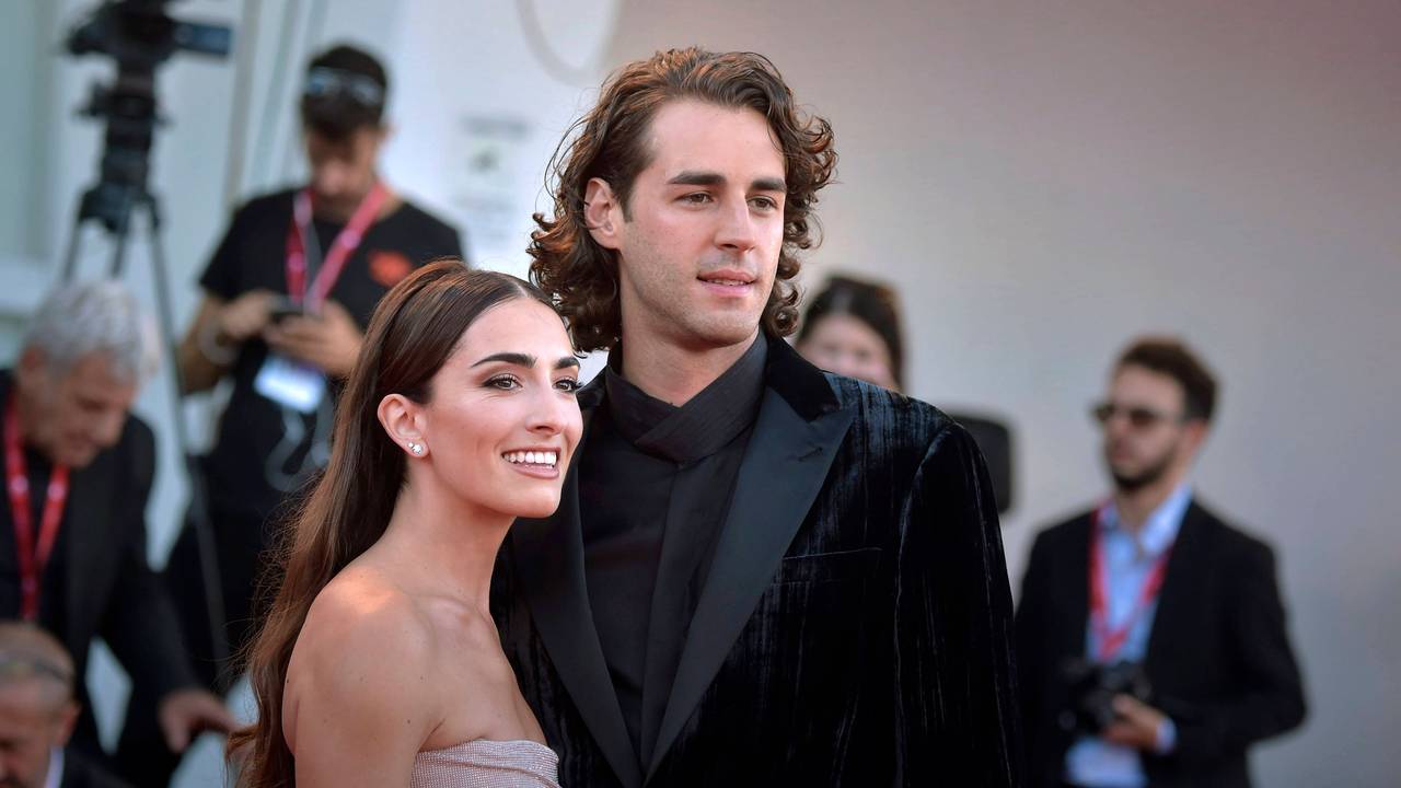 Hochsprung-Olympiasieger Gianmarco Tamberi und seine Ehefrau Chiara Bontempi beim Filmfestival in Venedig.