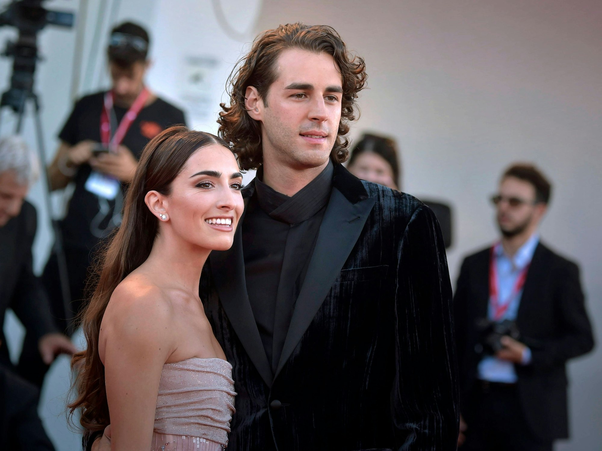 Hochsprung-Olympiasieger Gianmarco Tamberi und seine Ehefrau Chiara Bontempi beim Filmfestival in Venedig.