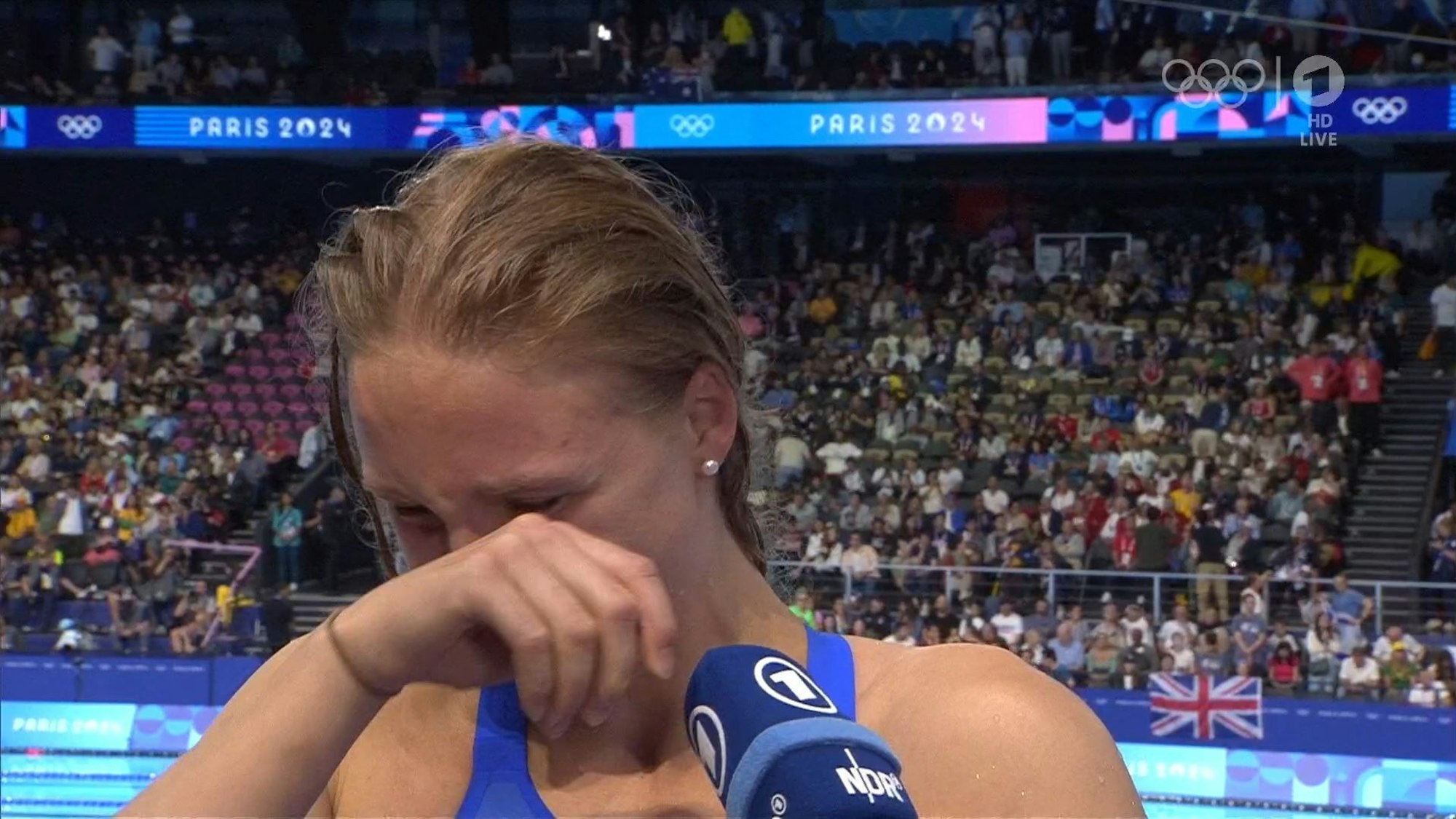 Isabel Gose weint im ARD-Interview bei Olympia.