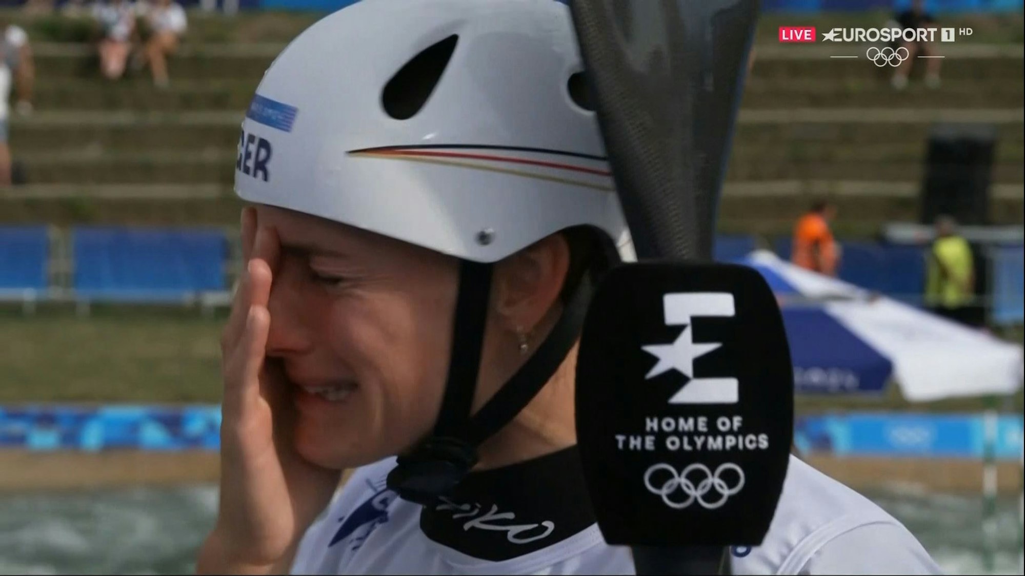 Ricarda Funk weint nach der verpassten Olympia-Medaille im Eurosport-Interview.