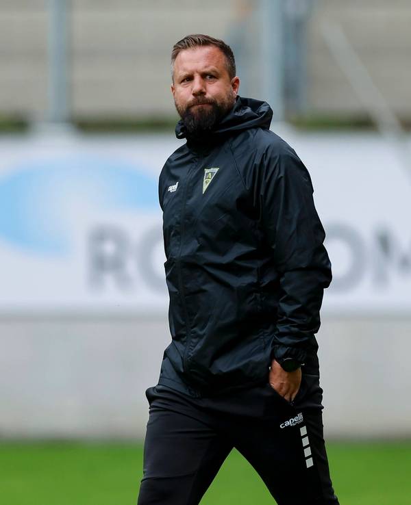 Heiner Backhaus vor einem Testspiel gegen den VfL Bochum.