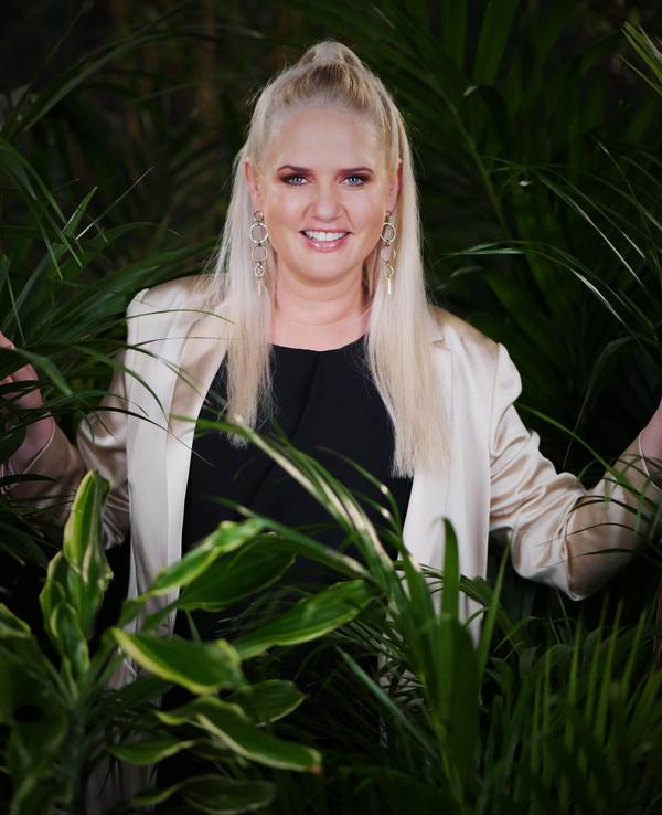 Sarah Knappik beim Foto-Shooting für das Sommer-Dschungelcamp