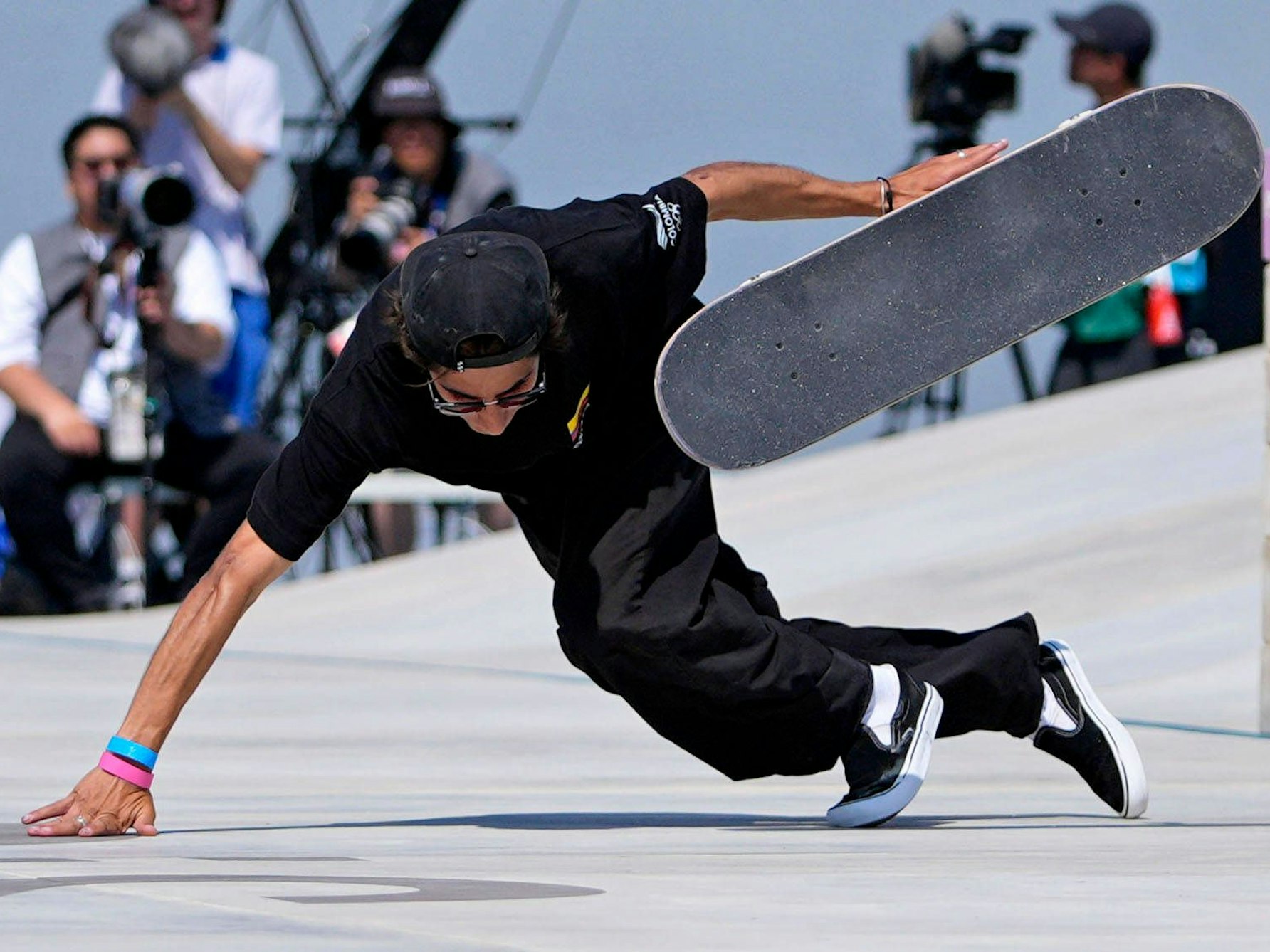 Jhancarlos Gonzalez kurz vor einem Sturz bei den Olympischen Spielen.
