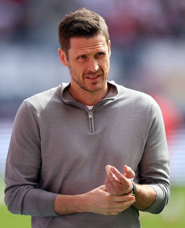Sebastian Kehl, Sportdirektor von Borussia Dortmund, kommt in das Stadion.
