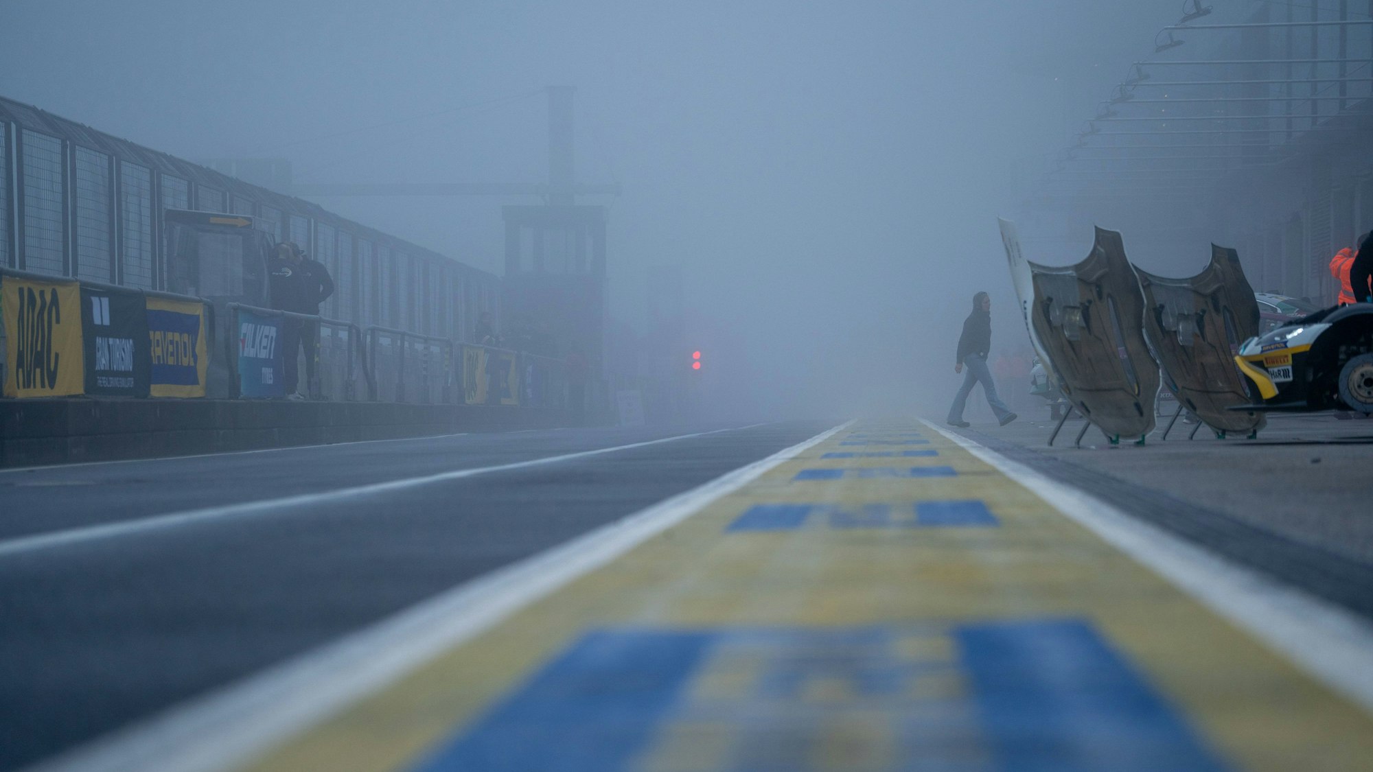 Ein Blick auf die Boxengasse am Nürburgring am 22. Juni 2024.