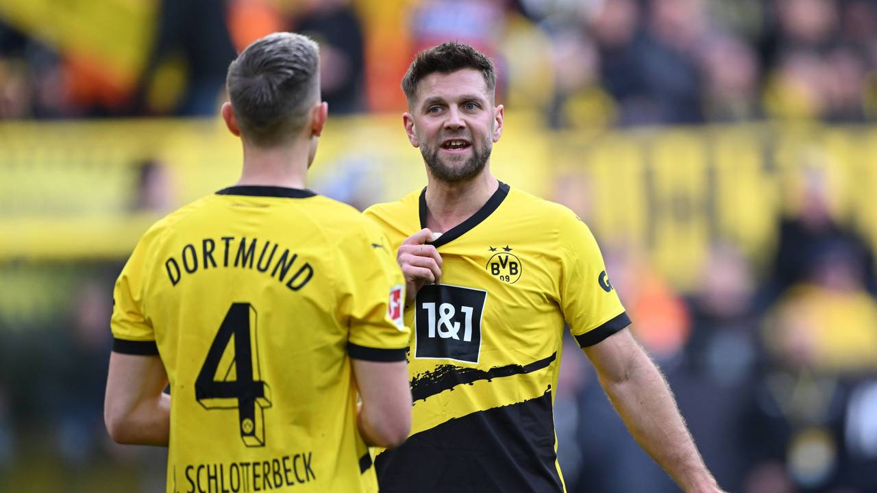 Nico Schlotterbeck und Niclas Füllkrug am 21. April 2024 beim Spiel von Borussia Dortmund gegen Bayer Leverkusen.
