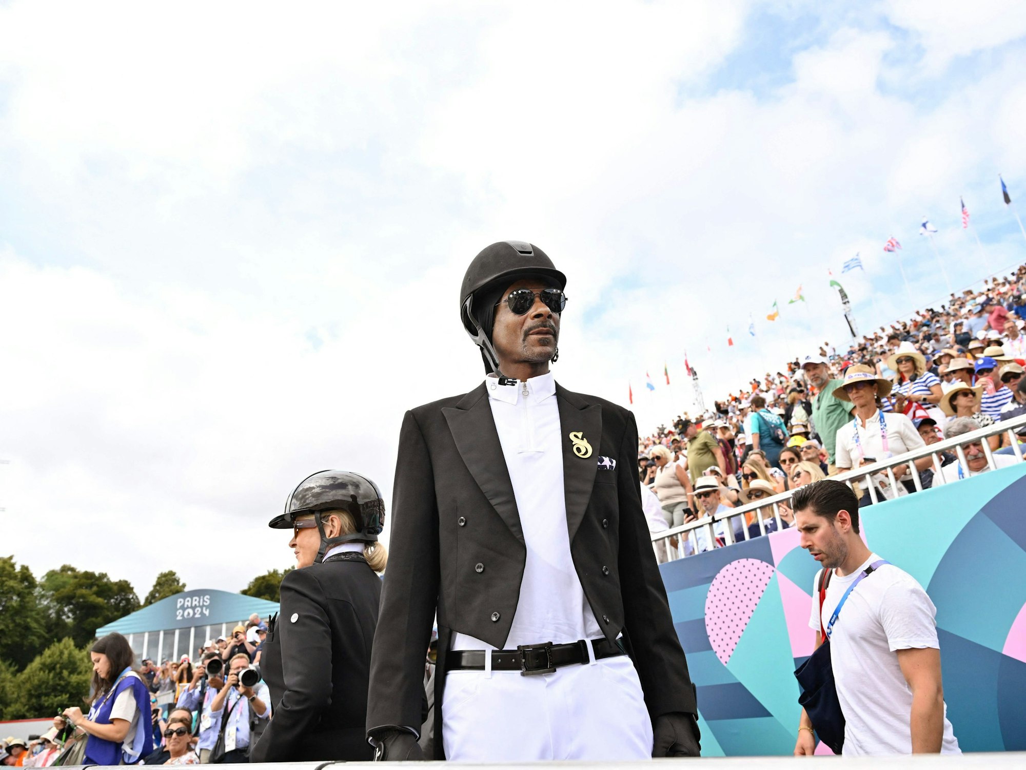 Snoop Dog kam als Dressurreiter verkleidet zum Reit-Stadion in Versailles.