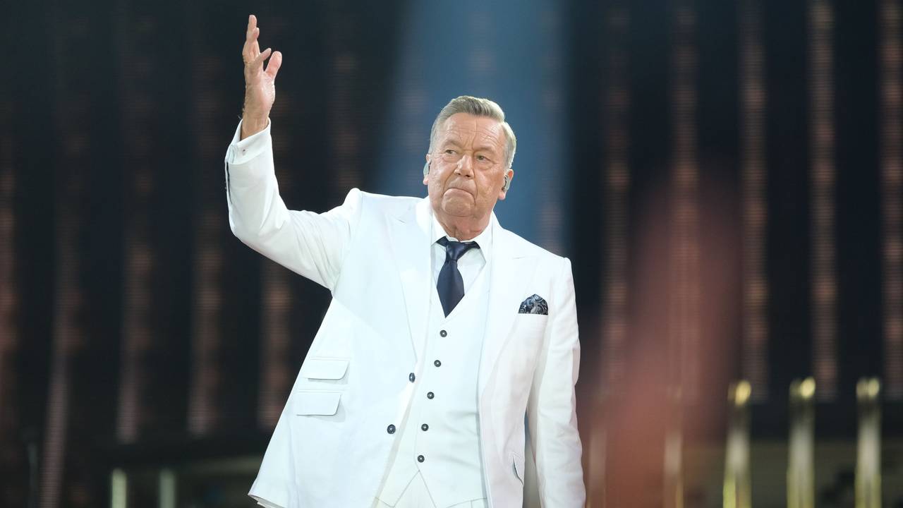 Schlagersänger Roland Kaiser beim Konzert „Kaisermania“ am 26. Juli 2024 in Dresden.