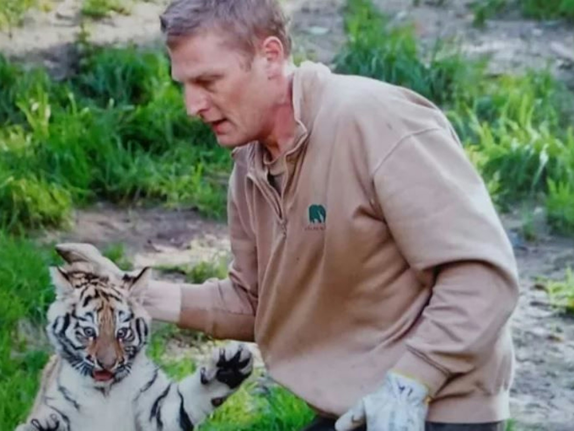 Der Kölner Tierpfleger Mike Herchenbach