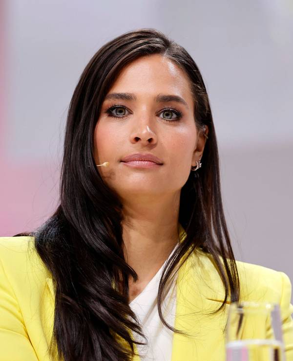 Moderatorin Amira Pocher auf der Schönheits-Messe Beauty 2024 in der Messe Düsseldorf.
