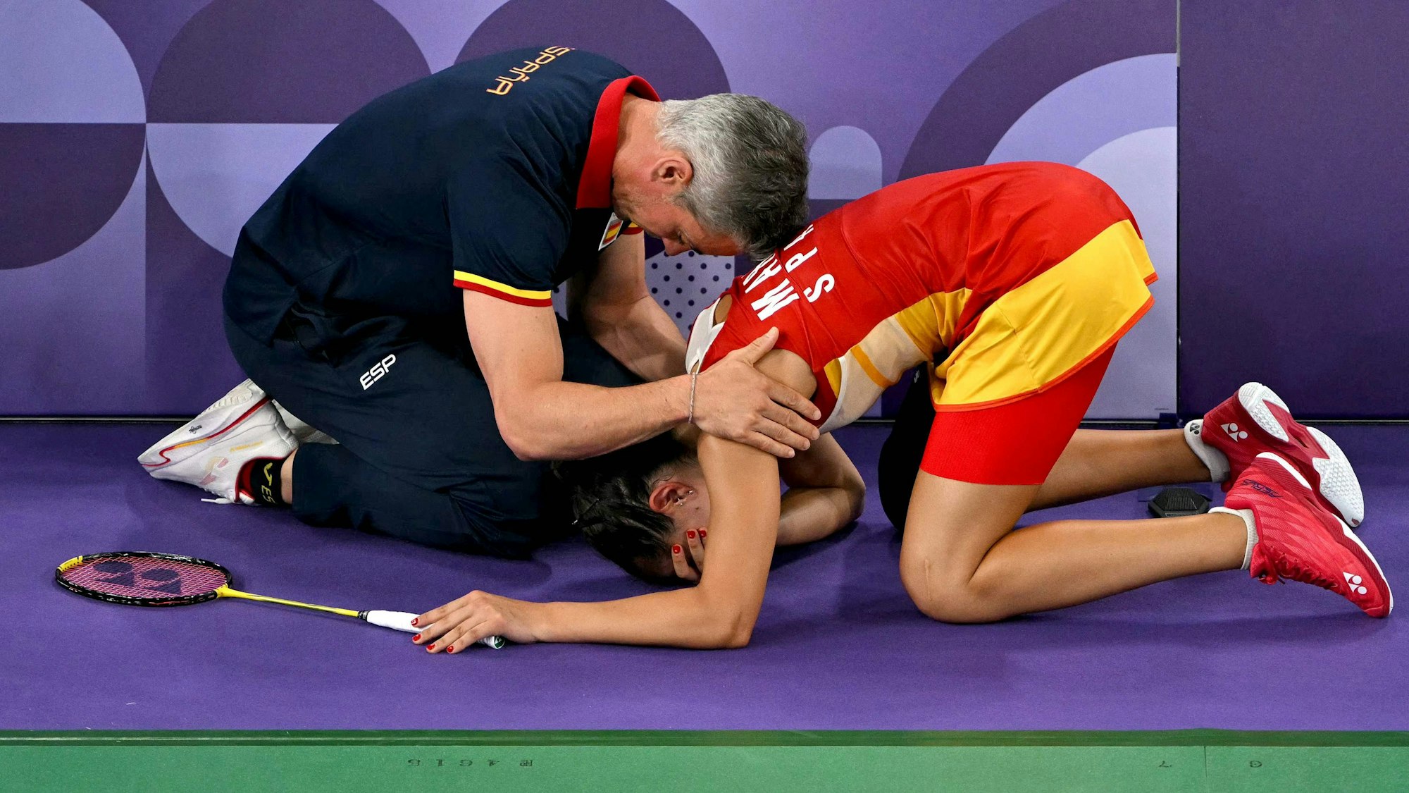 Dramatischer Olympia-Moment: Carolina Marín verletzt sich im Badminton-Halbfinale schwer.