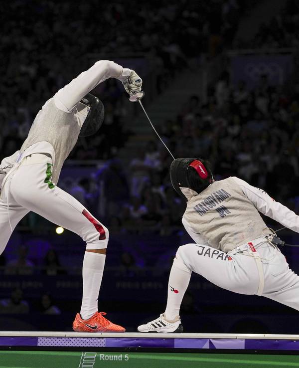 Tommaso Marini und Kyosuke Matsuyama im olympischen Gold-Finale beim Fechten.