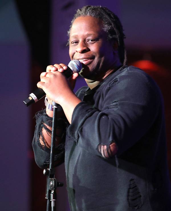 Mola Adebisi beim Start der "Red Carpet Comedy"mit Markus Krebs, Oli Pocher & Special Guests am Samstag den 01. April 2023 im Rouge Showpalast in Bochum