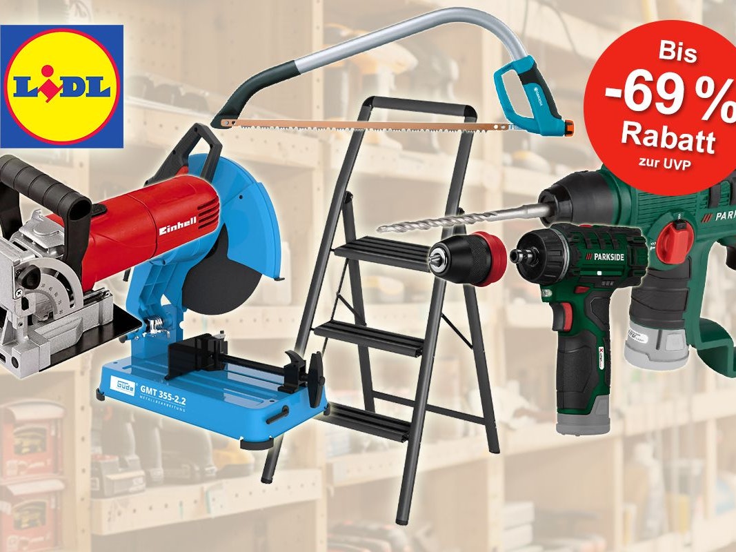 Verschiedene Baumarkt-Artikel wie Leiter, Säge, Akkuschrauber von Marken wie Einhell, Parkside, Gardena und Güde vor einem Hintergrund mit Regalen und Baumarkt-Artikeln angeordnet.