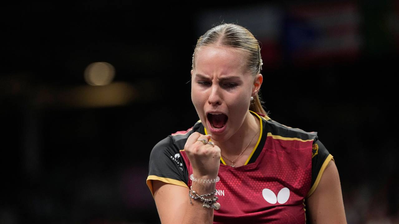 Annett Kaufmann jubelt über ihren gewonnenen Punkt im Tischtennis.
