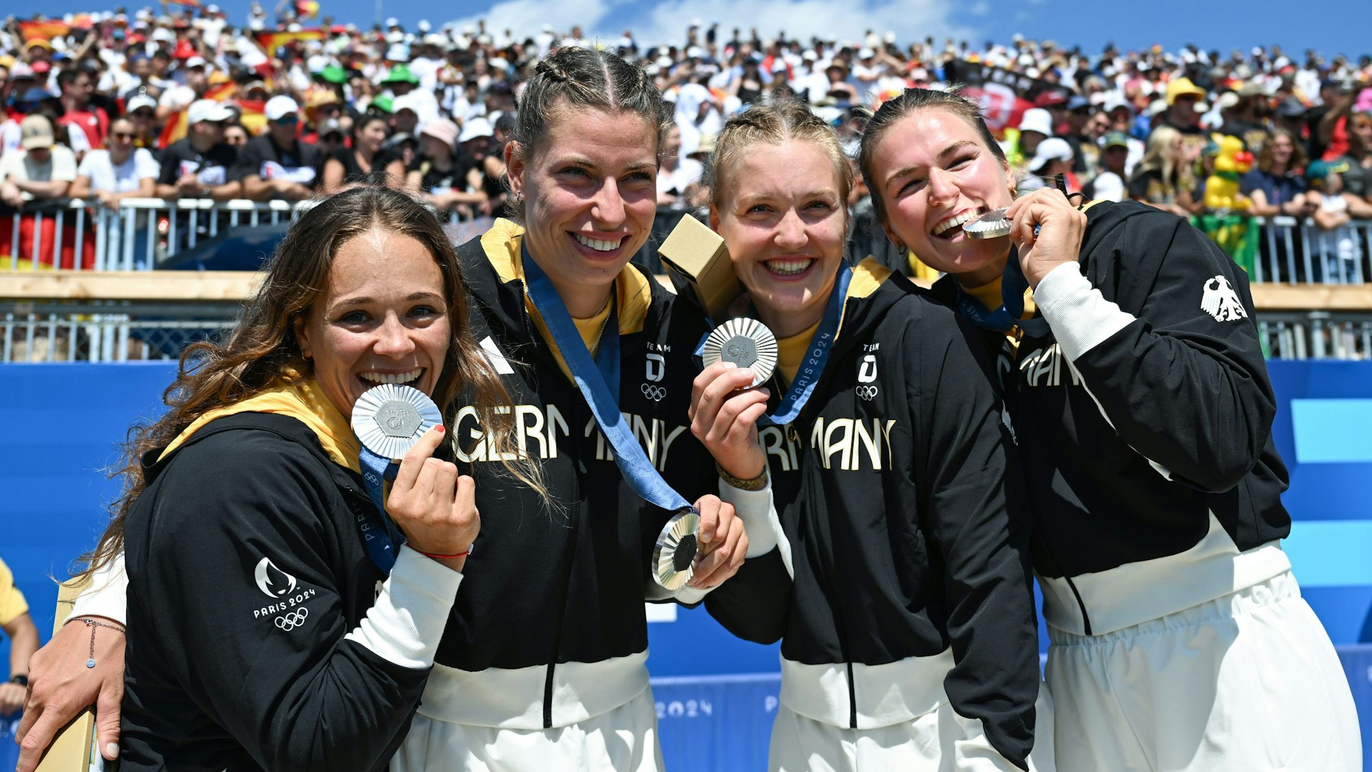Beste Laune nach der Siegerehrung bei Paulina Paszek, Pauline Jagsch, Sarah Brüßler und Jule Hake.