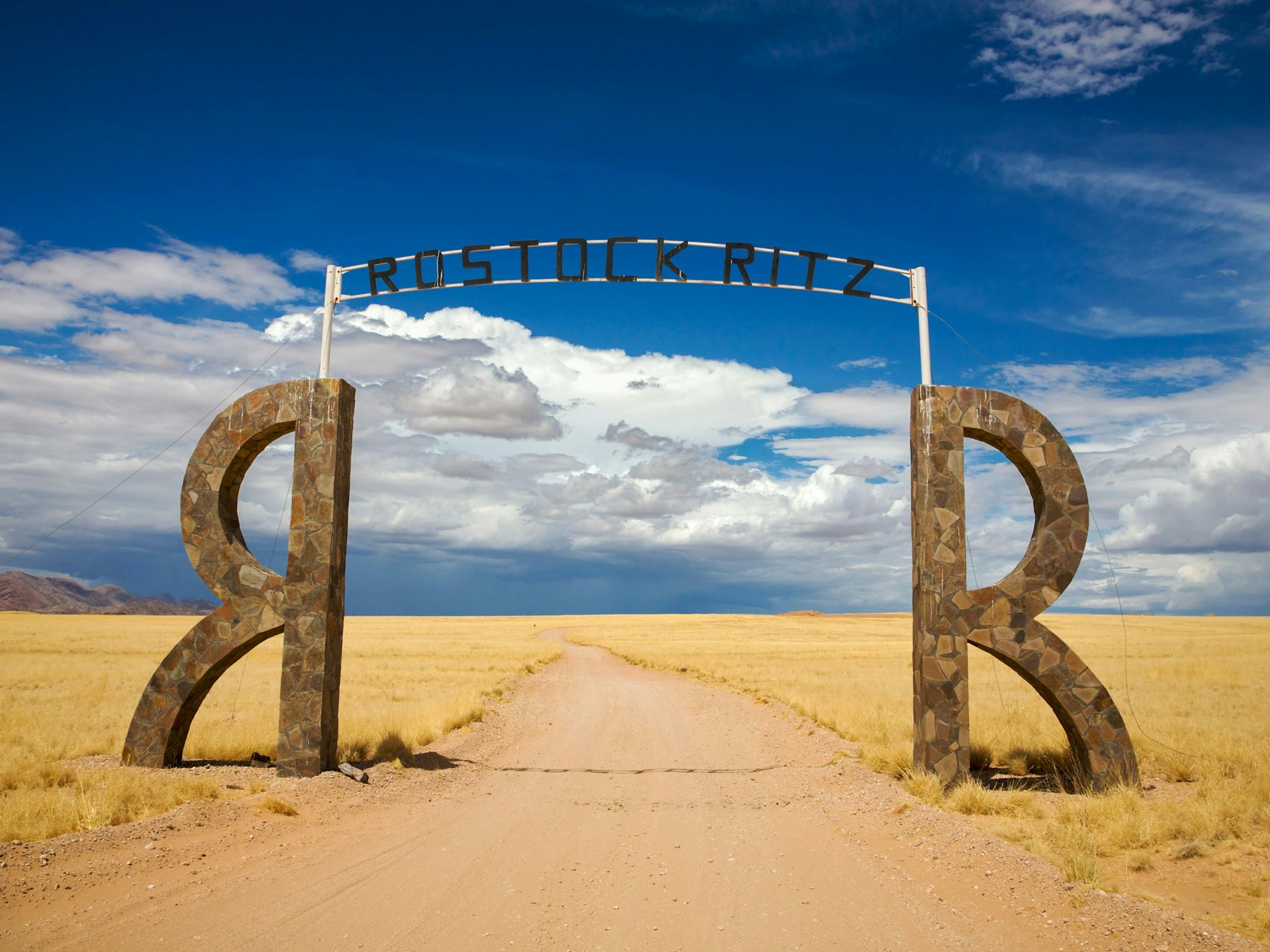 Der Eingang zum Wüsten-Gebiet „Rostock“ Namibia.