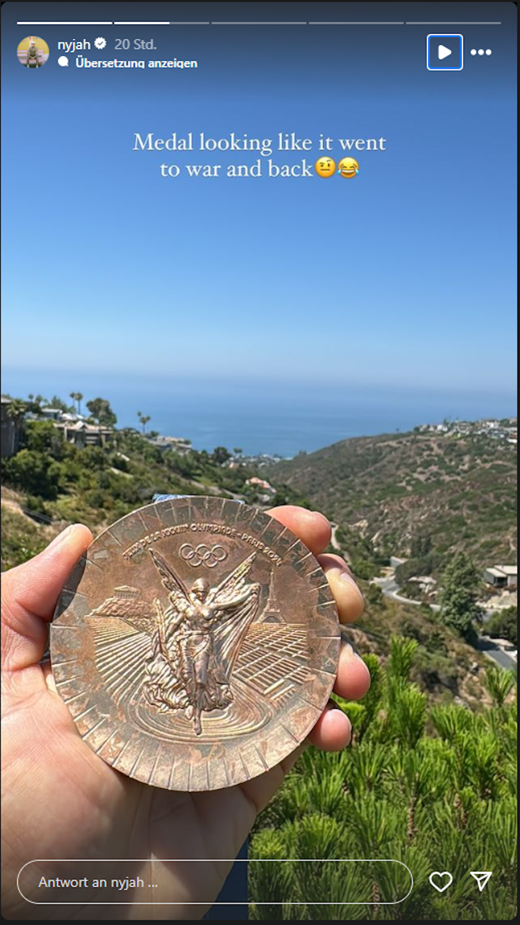Nyjah Huston präsentiert seine Bronzemedaille in seiner Instagram-Story