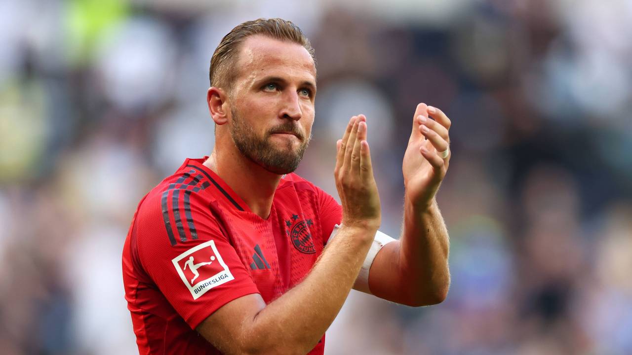 Harry Kane applaudiert.