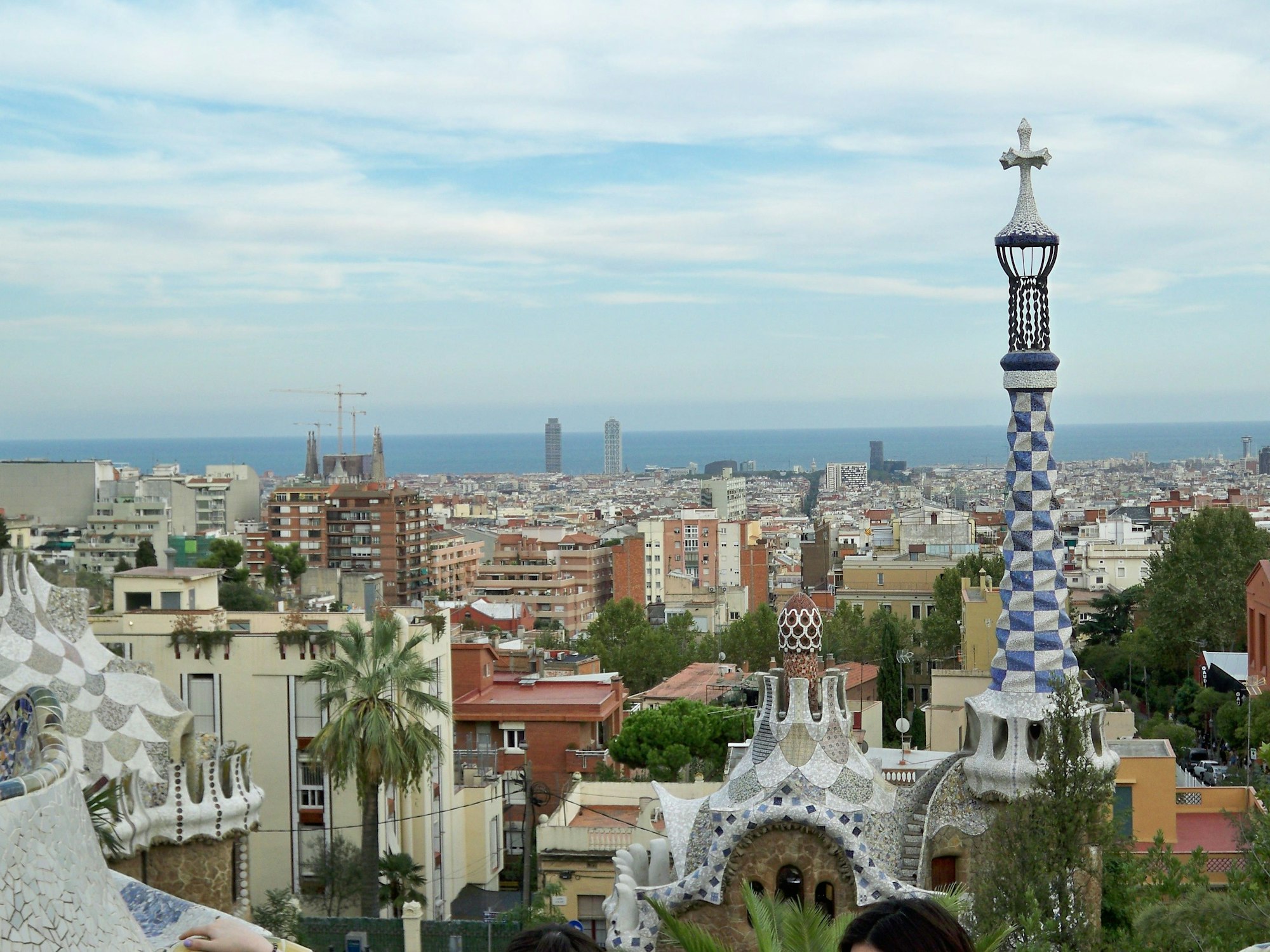 Ausblick im berühmten Park Güell in Barcelona