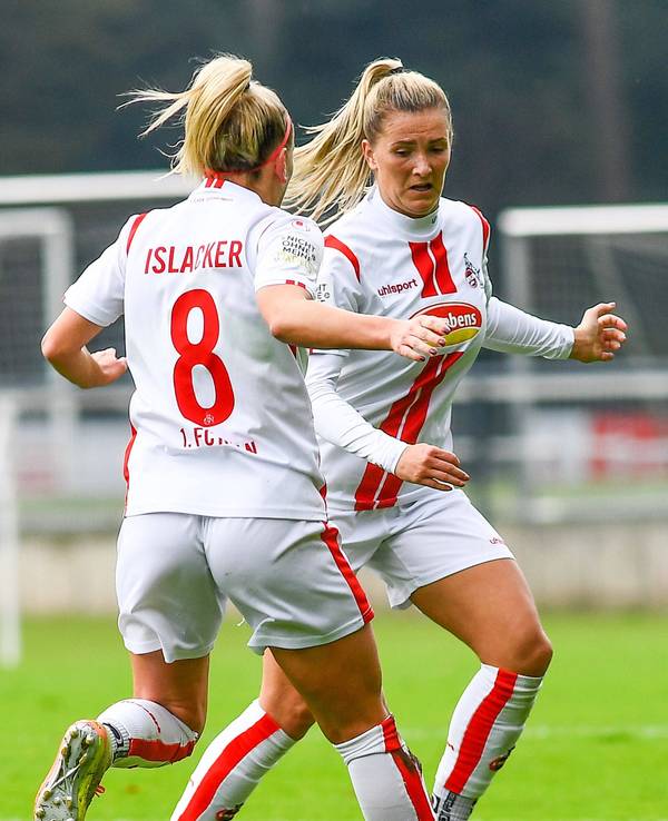 Mandy Islacker (links) und Rachel Rinast im Zusammenspiel in der 2. Frauen-Bundesliga Süd