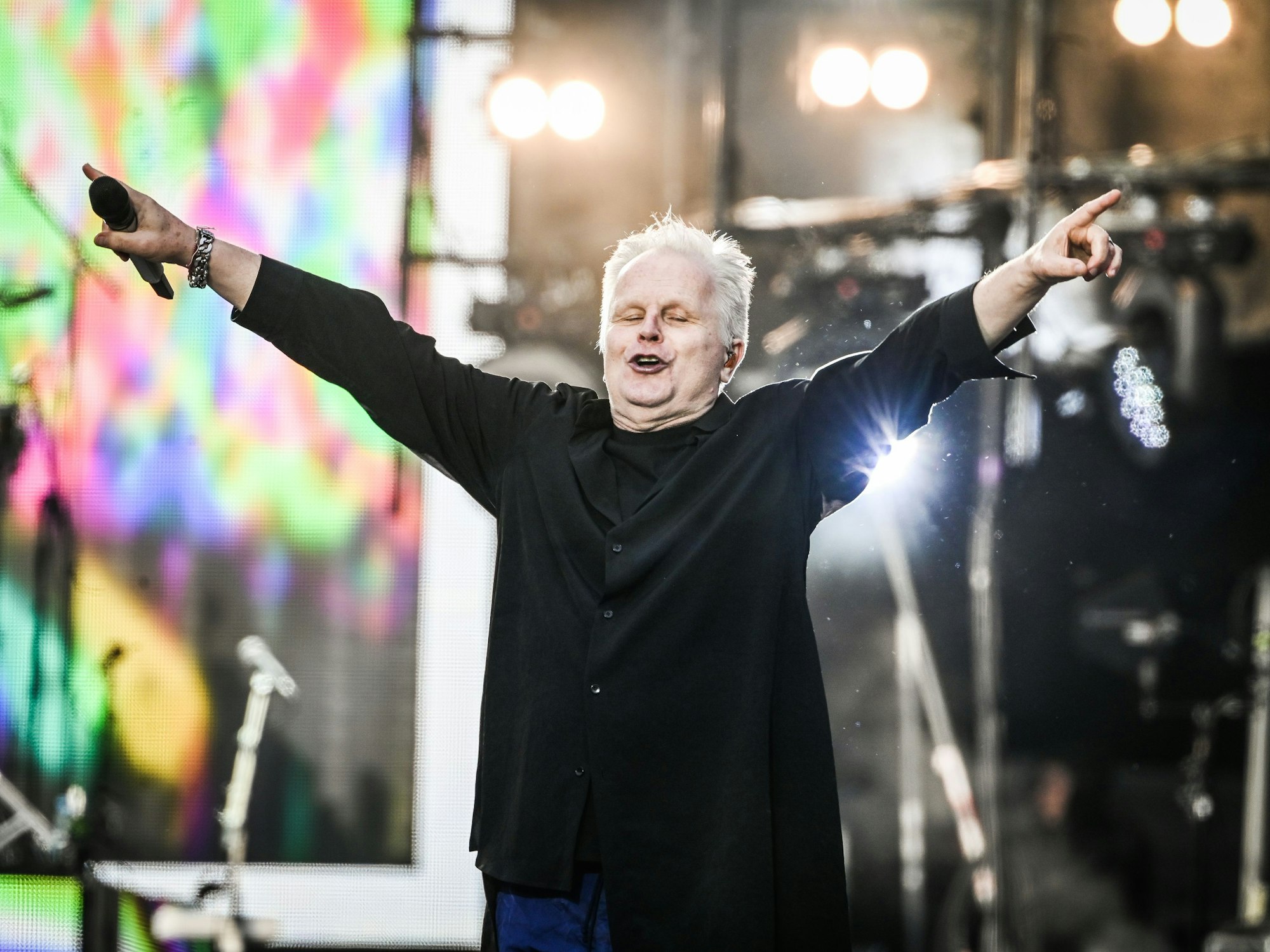 Herbert Grönemeyer spielt sein erstes Konzrt im Ruhrstadion in Bochum.