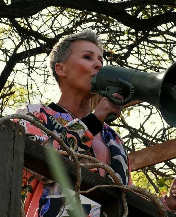 Sonja Zietlow als Moderatorin im RTL-Dschungelcamp.