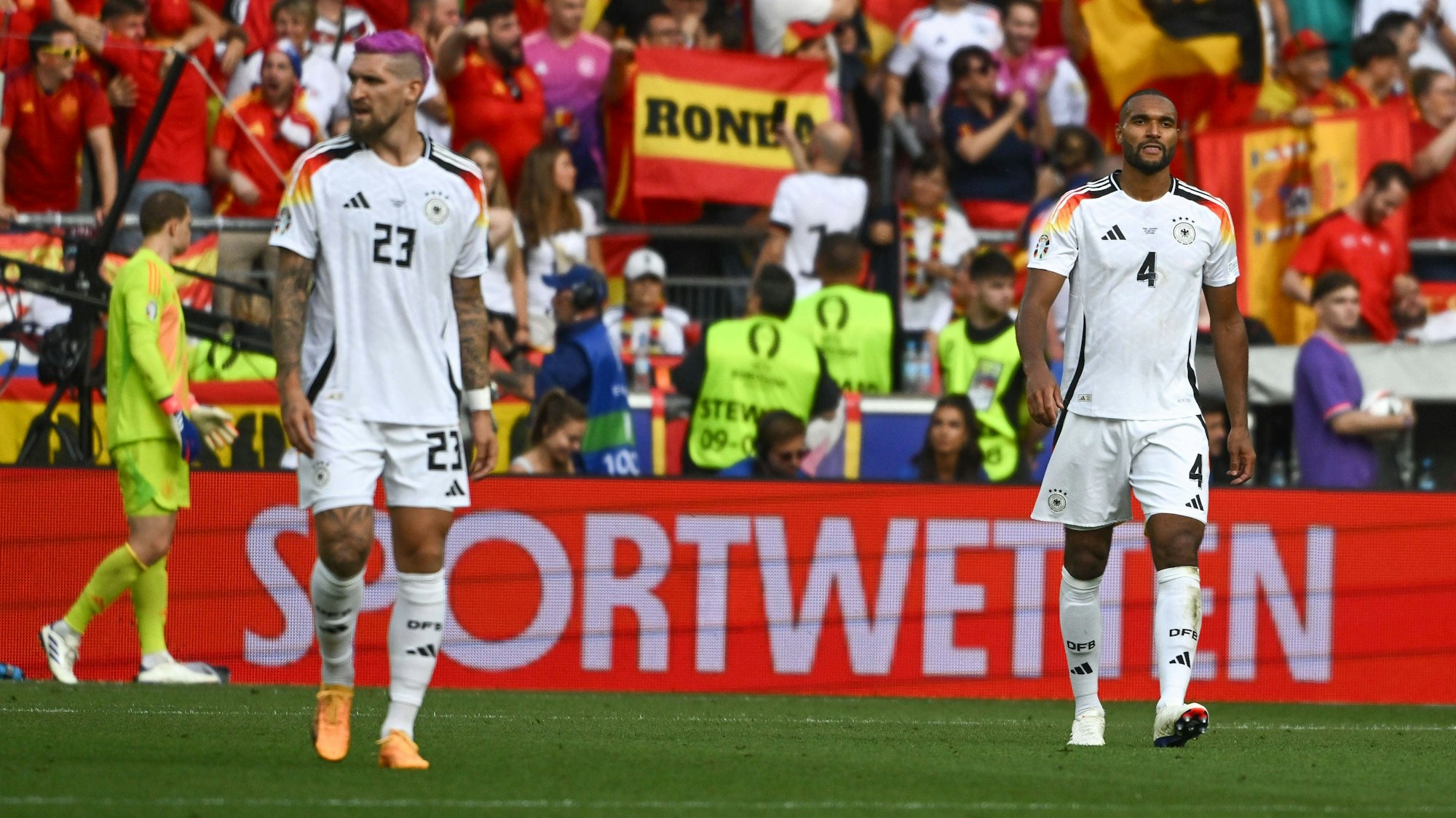 Robert Andrich und Jonathan Tah im DFB-Trikot.